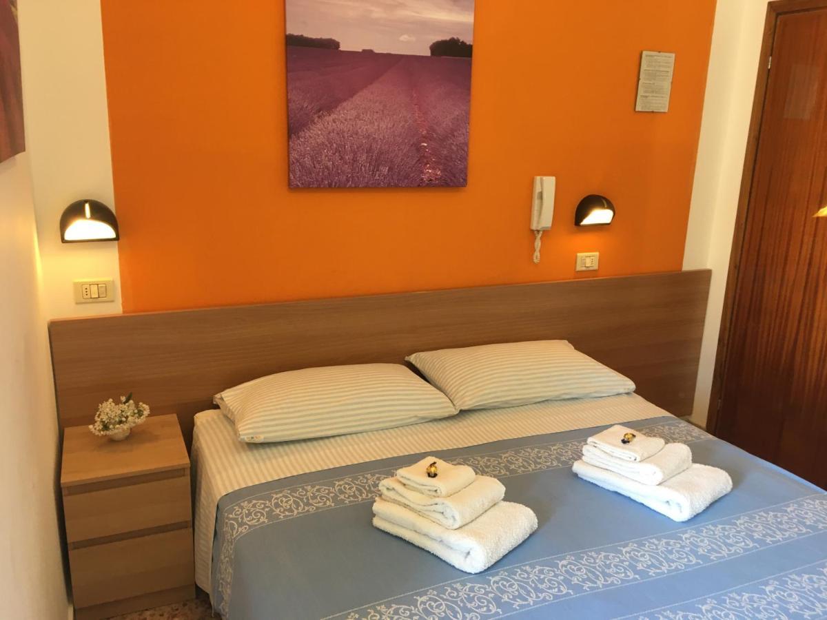 Hotel Villa Rinaldini ริมินี ภายนอก รูปภาพ
