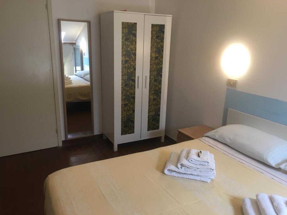 Hotel Villa Rinaldini ริมินี ภายนอก รูปภาพ